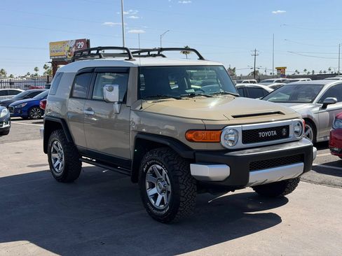 Used 2014 Toyota FJ Cruiser 4WD w/ Upgrade Package image 12