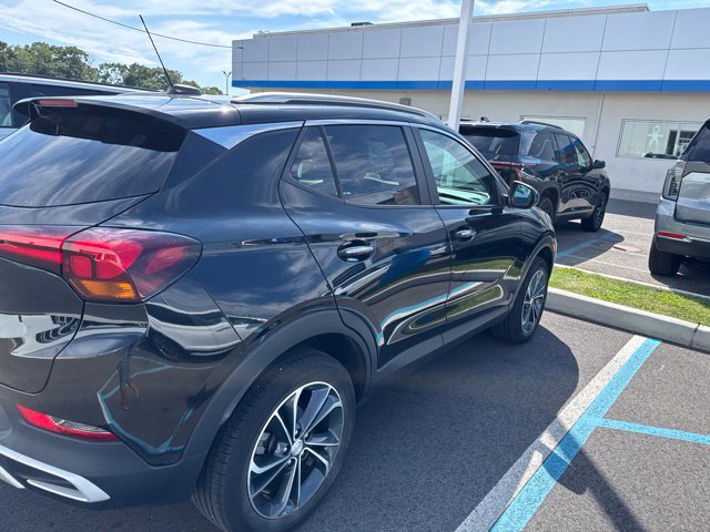 Used 2023 Buick Encore GX Select AWD/4WD image 3