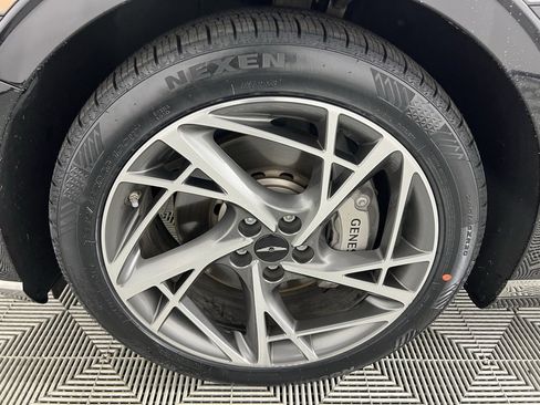 Used 2023 Genesis G90 3.5T image 11