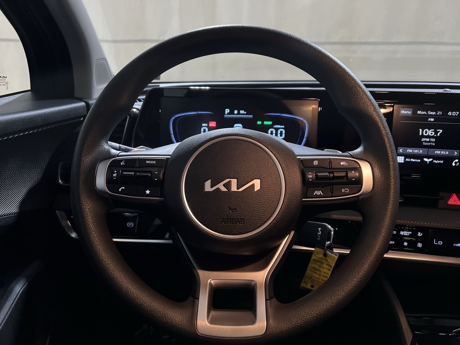 Used 2025 Kia Sportage LX AWD/4WD image 23