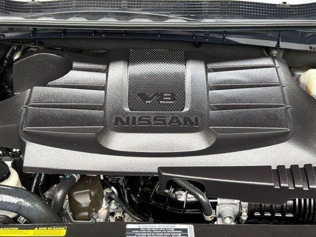 Used 2021 Nissan Titan SV w/ SV Convenience Package RWD image 5