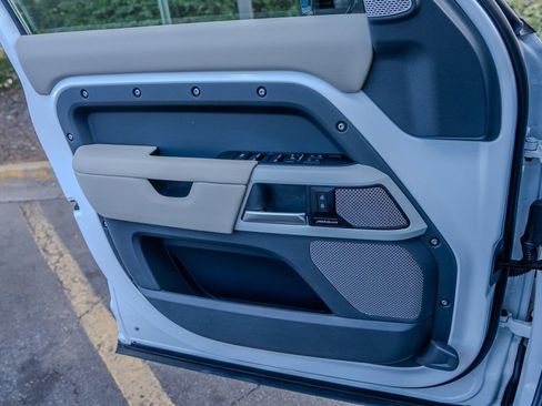 Used 2024 Land Rover Defender 130 S image 15