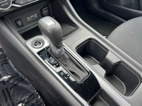 Used 2025 Nissan Sentra SV w/ All-Weather Package FWD image 23