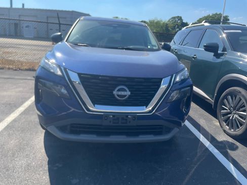 Used 2023 Nissan Rogue S AWD/4WD image 2