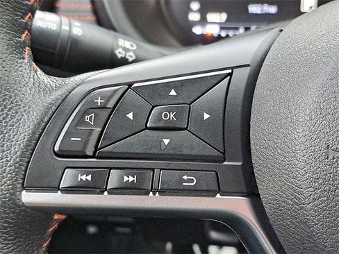 Used 2024 Nissan Kicks SR w/ SR Premium Package image 18