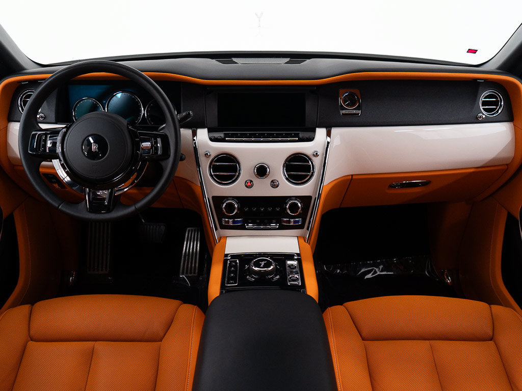 Certified 2023 Rolls-Royce Cullinan AWD/4WD image 33