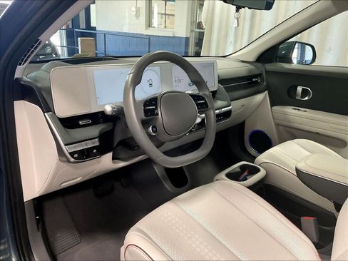 Certified 2024 Hyundai Ioniq 5 Limited image 8