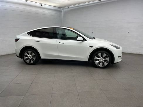 Used 2023 Tesla Model Y Long Range AWD/4WD image 4