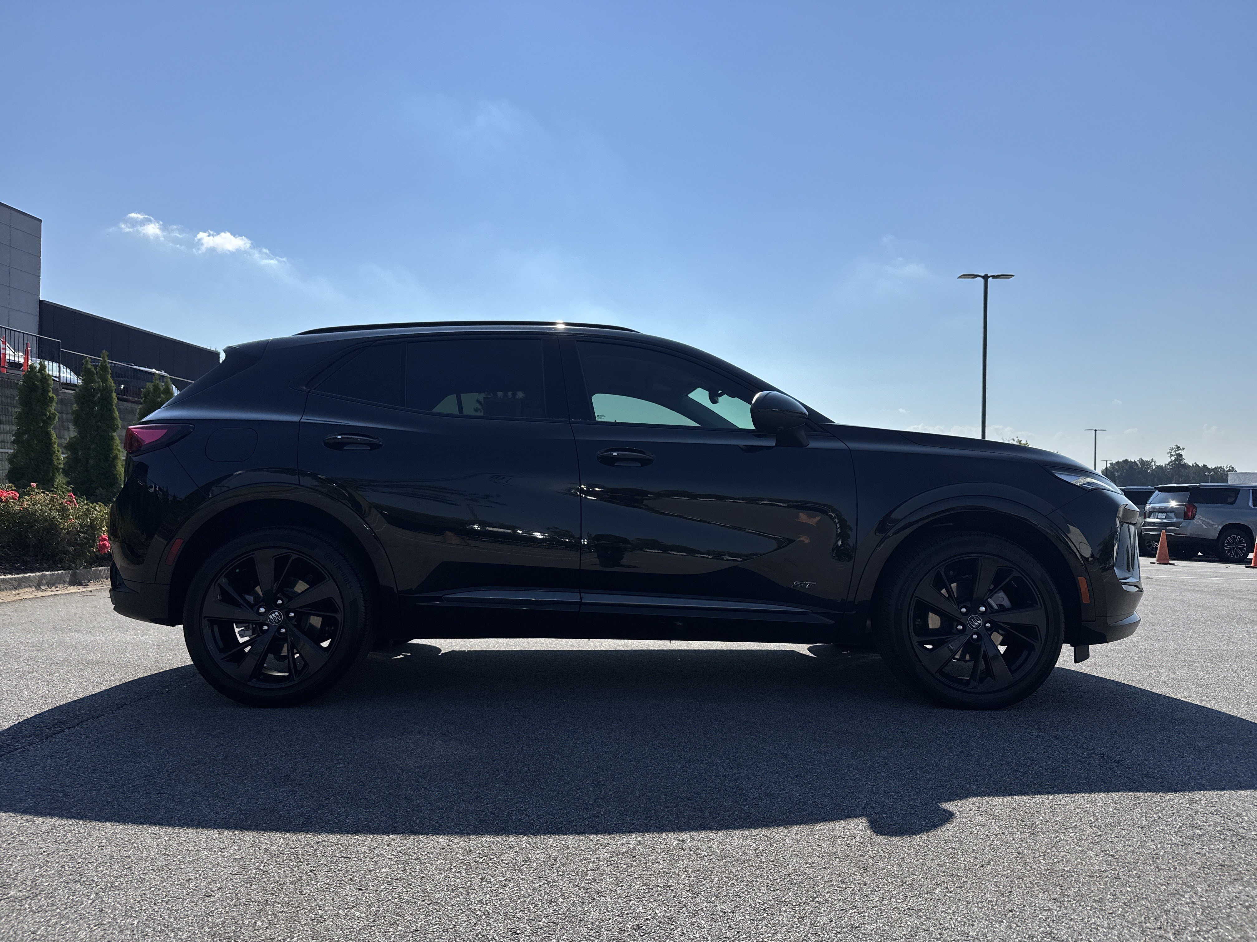 Used 2025 Buick Envision Sport Touring AWD/4WD image 11