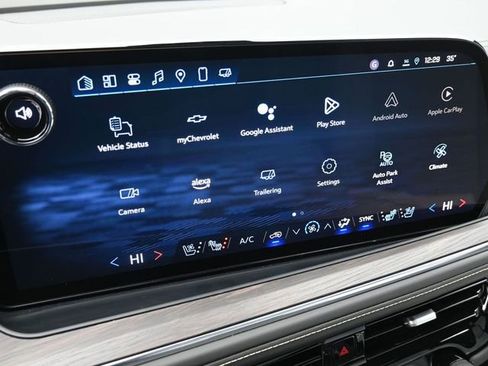 New 2025 Chevrolet Suburban Premier image 34