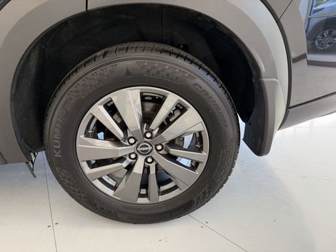 Used 2024 Nissan Pathfinder S image 56