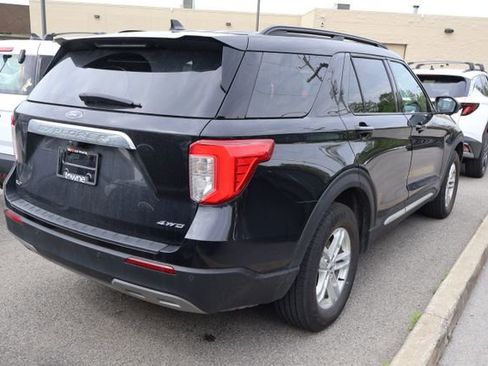 Used 2023 Ford Explorer XLT w/ Equipment Group 202A AWD/4WD image 3