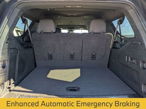 Used 2024 GMC Yukon XL Denali image 31