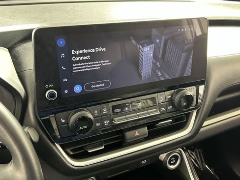 Used 2025 Toyota Grand Highlander AWD image 16