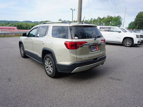 Used 2017 GMC Acadia SLE FWD image 18