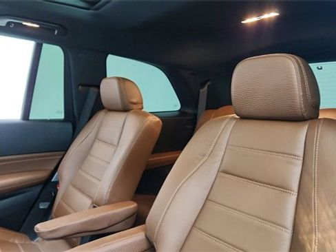 Used 2025 Mercedes-Benz GLS 450 4MATIC image 34
