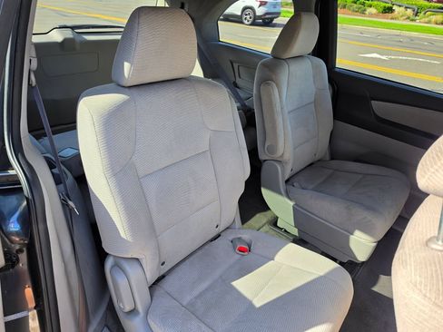 Used 2011 Honda Odyssey LX image 13