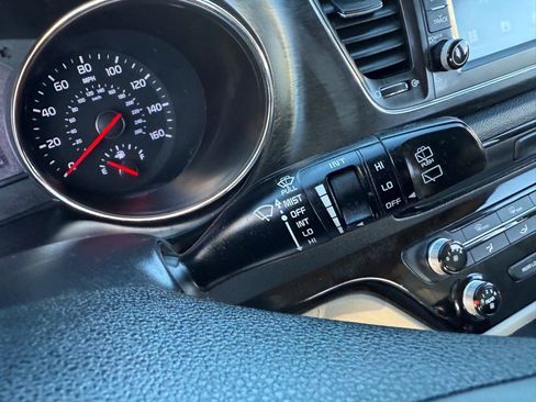 Used 2019 Kia Sedona L image 26