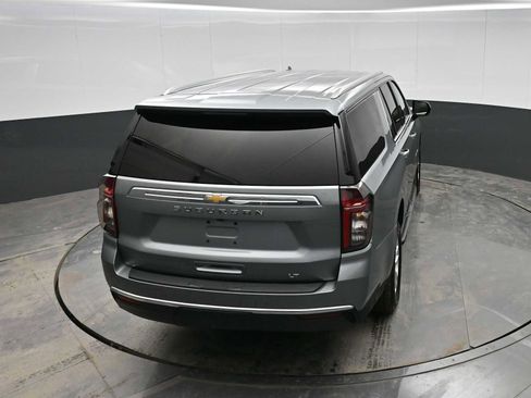 Used 2024 Chevrolet Suburban LT image 25