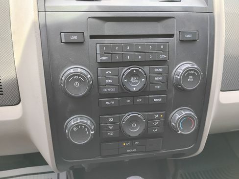 Used 2012 Ford Escape XLS AWD/4WD image 19