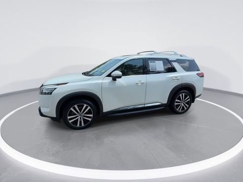 Used 2023 Nissan Pathfinder Platinum AWD/4WD image 4