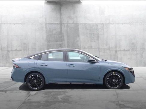 New 2026 Nissan Sentra SR w/ Floor Mat Package FWD image 5