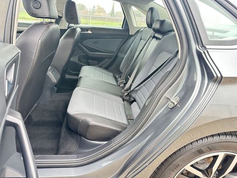 Used 2025 Volkswagen Jetta SE image 37