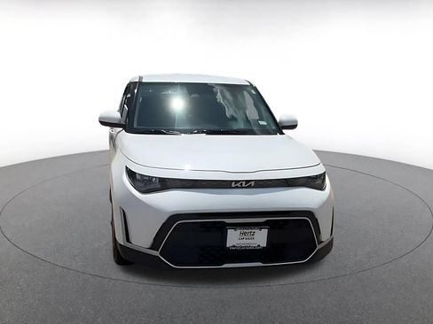 Used 2025 Kia Soul LX w/ LX Technology Package FWD image 3