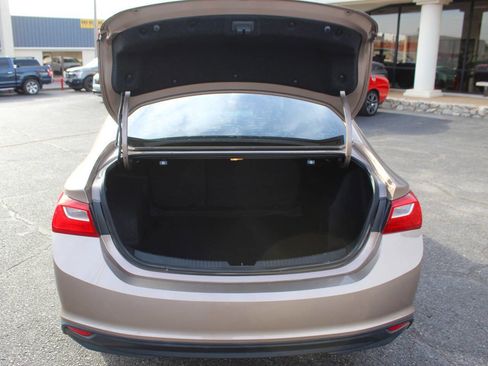 Used 2018 Chevrolet Malibu LT FWD image 13