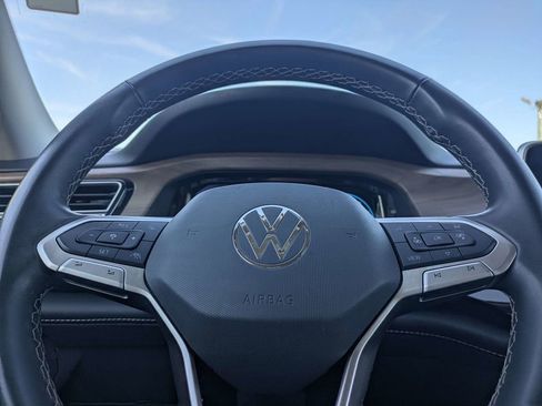 Used 2024 Volkswagen Atlas SE FWD image 31