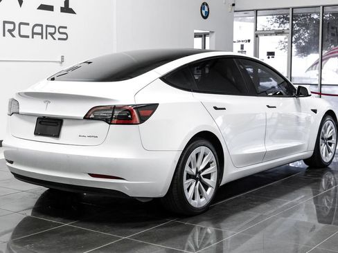 Used 2022 Tesla Model 3 Long Range AWD/4WD image 8