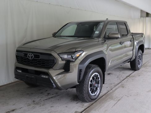 Used 2024 Toyota Tacoma TRD Off-Road w/ TRD Off Road Premium Package AWD/4WD image 24