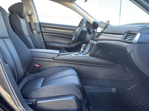 Used 2019 Honda Accord EX image 37