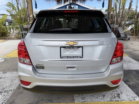 Used 2017 Chevrolet Trax LS FWD image 6