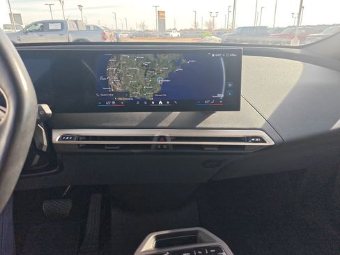 Used 2024 BMW iX xDrive50 w/ Premium Package image 19