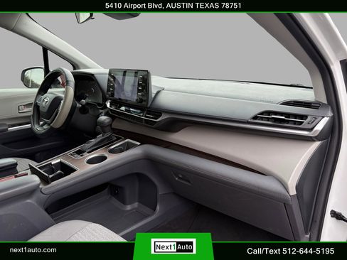 Used 2021 Toyota Sienna LE image 27