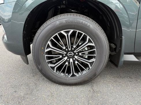 New 2026 Nissan Armada SL image 9