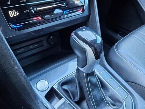 Used 2023 Volkswagen Tiguan SE R-Line image 12