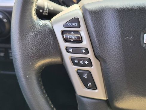 Used 2021 Nissan Titan SV w/ SV Convenience Package RWD image 23