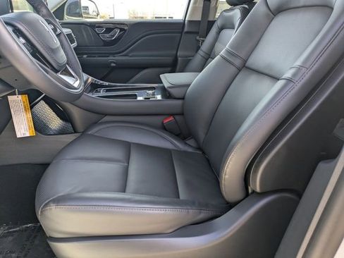 New 2026 Lincoln Aviator AWD w/ Jet Appearance Package image 17