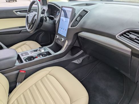 Used 2021 Ford Edge SEL w/ Convenience Package image 13