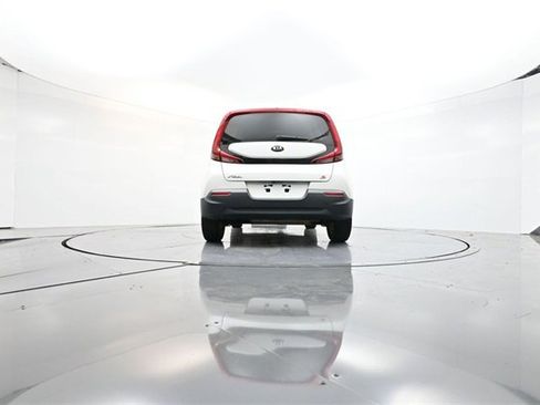 Used 2020 Kia Soul S image 29