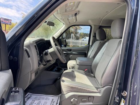 Used 2016 Nissan NV 3500 SV w/ SV Technology Package image 10