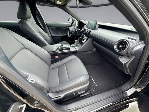 Used 2025 Lexus IS 350 F Sport RWD image 15