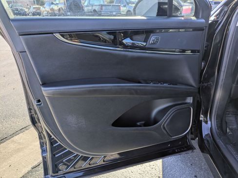 Used 2023 Lincoln Nautilus Standard w/ Premium Package image 12