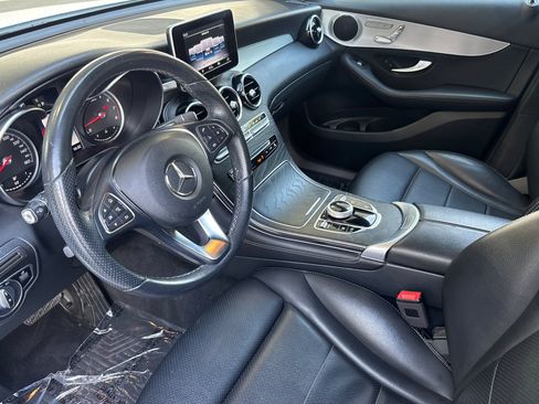 Used 2019 Mercedes-Benz GLC 300 4MATIC image 11