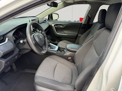 Used 2019 Toyota RAV4 XLE w/ Convenience Package AWD/4WD image 11