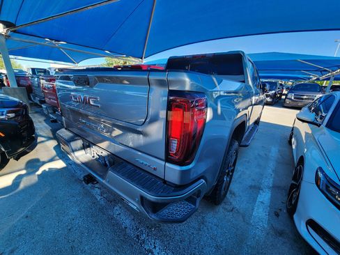 Used 2024 GMC Sierra 1500 AT4 w/ Technology Package image 4