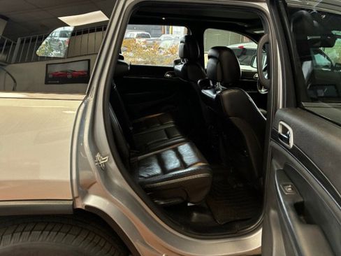 Used 2020 Jeep Grand Cherokee Limited w/ Luxury Group II image 32