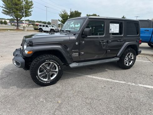 Used 2019 Jeep Wrangler Unlimited Sahara image 14